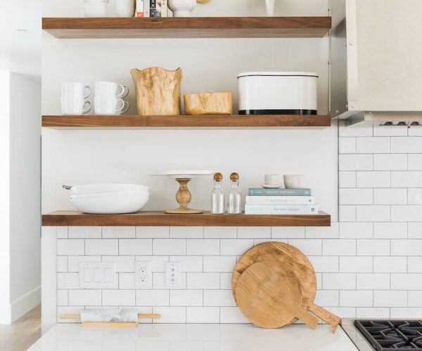 Brass-Bar-Pulls-Black-Kitchen-Cabinets-via-Studio-McGee